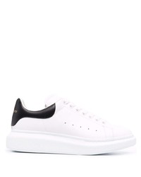 Baskets basses en cuir blanches et noires Alexander McQueen