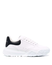 Baskets basses en cuir blanches et noires Alexander McQueen