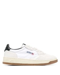 Baskets basses en cuir blanches et noires AUTRY