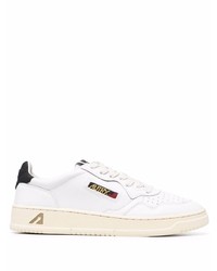 Baskets basses en cuir blanches et noires AUTRY