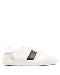 Baskets basses en cuir blanches et noires Axel Arigato