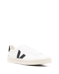 Baskets basses en cuir blanches et noires Veja