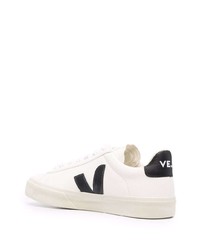 Baskets basses en cuir blanches et noires Veja