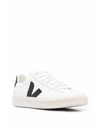 Baskets basses en cuir blanches et noires Veja