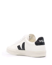 Baskets basses en cuir blanches et noires Veja