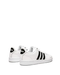 Baskets basses en cuir blanches et noires adidas