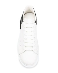 Baskets basses en cuir blanches et noires Alexander McQueen