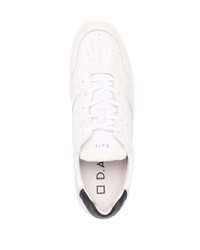 Baskets basses en cuir blanches et noires D.A.T.E