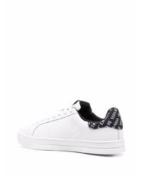 Baskets basses en cuir blanches et noires VERSACE JEANS COUTURE