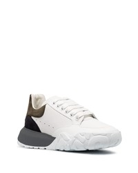 Baskets basses en cuir blanches et noires Alexander McQueen