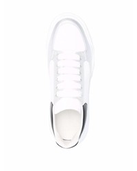 Baskets basses en cuir blanches et noires Alexander McQueen