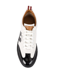 Baskets basses en cuir blanches et noires Bally