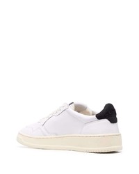 Baskets basses en cuir blanches et noires AUTRY