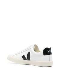 Baskets basses en cuir blanches et noires Veja