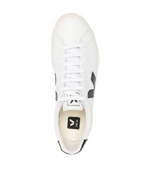 Baskets basses en cuir blanches et noires Veja