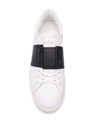 Baskets basses en cuir blanches et noires Valentino