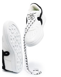 Baskets basses en cuir blanches et noires John Geiger