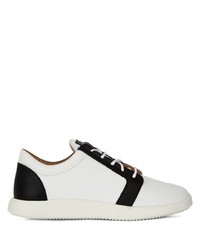 Baskets basses en cuir blanches et noires Giuseppe Zanotti