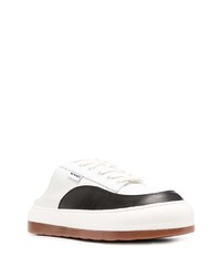 Baskets basses en cuir blanches et noires Sunnei