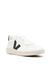 Baskets basses en cuir blanches et noires Veja