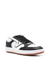 Baskets basses en cuir blanches et noires Vans