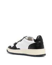 Baskets basses en cuir blanches et noires AUTRY