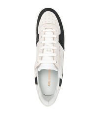 Baskets basses en cuir blanches et noires Axel Arigato