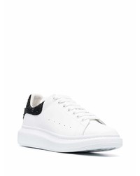 Baskets basses en cuir blanches et noires Alexander McQueen