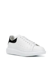 Baskets basses en cuir blanches et noires Alexander McQueen