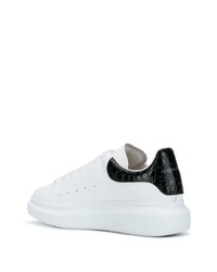 Baskets basses en cuir blanches et noires Alexander McQueen