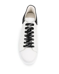 Baskets basses en cuir blanches et noires Alexander McQueen