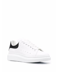 Baskets basses en cuir blanches et noires Alexander McQueen