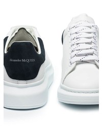 Baskets basses en cuir blanches et noires Alexander McQueen