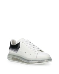 Baskets basses en cuir blanches et noires Alexander McQueen