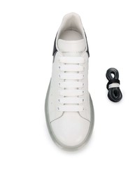 Baskets basses en cuir blanches et noires Alexander McQueen