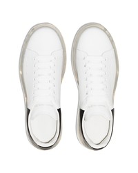 Baskets basses en cuir blanches et noires Alexander McQueen