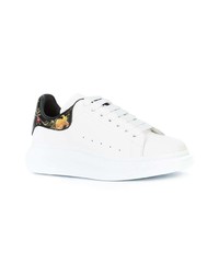 Baskets basses en cuir blanches et noires Alexander McQueen