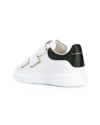 Baskets basses en cuir blanches et noires Alexander McQueen