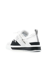 Baskets basses en cuir blanches et noires Roberto Cavalli