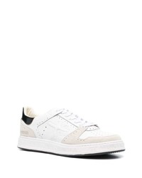 Baskets basses en cuir blanches et noires Premiata