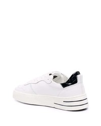 Baskets basses en cuir blanches et noires Hide&Jack