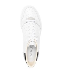 Baskets basses en cuir blanches et noires Premiata