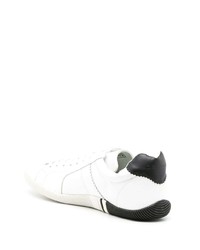 Baskets basses en cuir blanches et noires OSKLEN