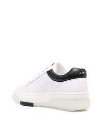 Baskets basses en cuir blanches et noires Amiri