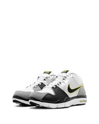 Baskets basses en cuir blanches et noires Nike