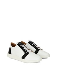 Baskets basses en cuir blanches et noires Giuseppe Zanotti