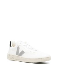 Baskets basses en cuir blanches et noires Veja