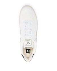 Baskets basses en cuir blanches et noires Veja