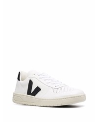 Baskets basses en cuir blanches et noires Veja