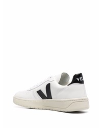 Baskets basses en cuir blanches et noires Veja